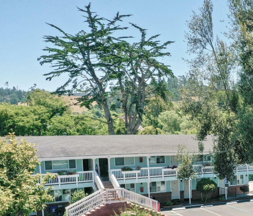 Bluebird Inn Cambria Exterior photo