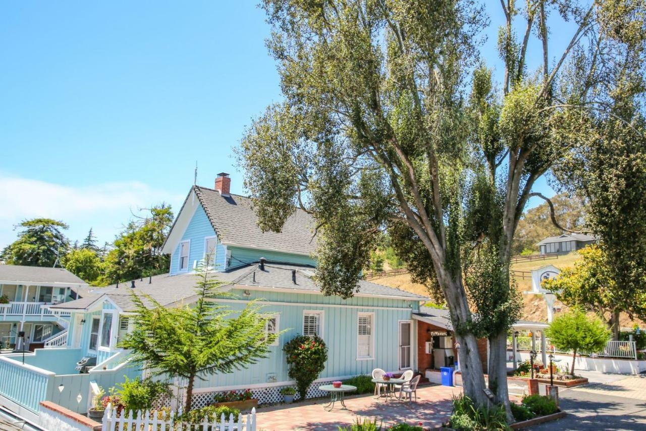 Bluebird Inn Cambria Exterior photo